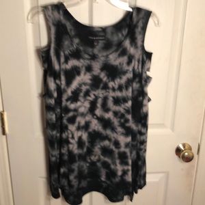 Rock & Republic Cold shoulder long sleeve top